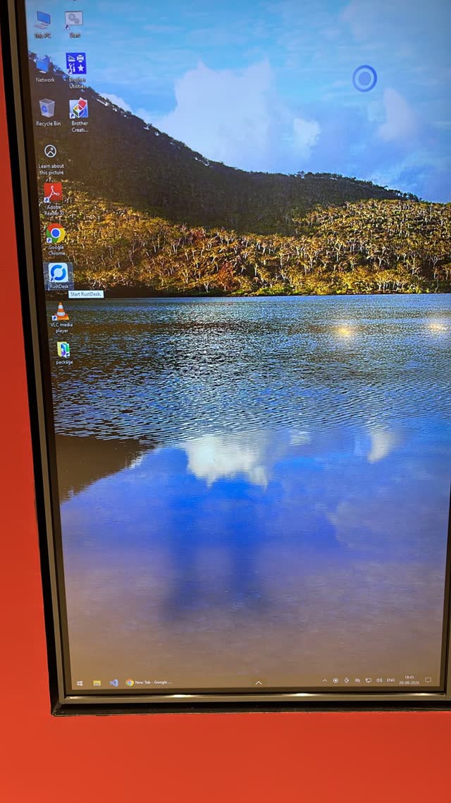 Right / Scanner screen showing the Windows desktop with icons