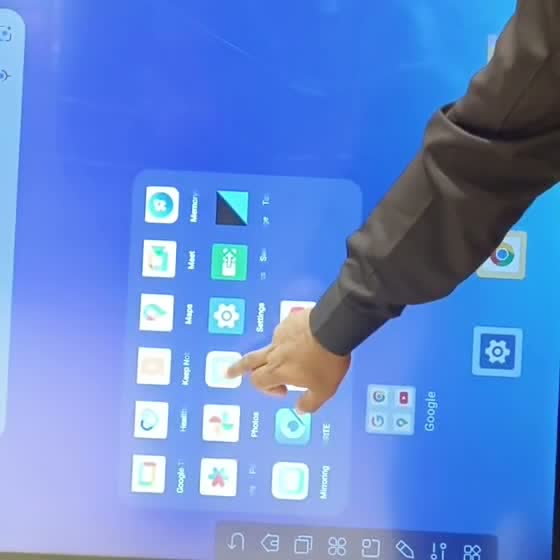 Box of apps with the big gear icon circled